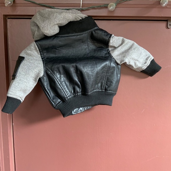 Baby’s first leather jacket Size 6/9 months - Picture 3 of 4